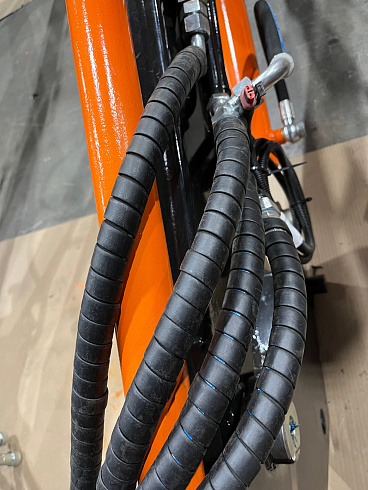 Погрузчик фронтальный FRONTLIFT PRO-2200.ЕВРО, агрегатирование с тракторами мощностью от 130 л.с.